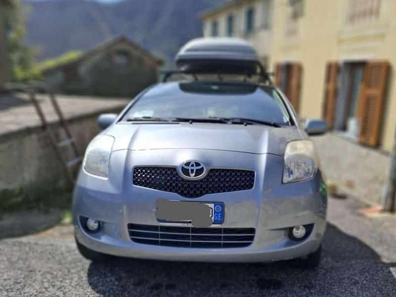 Usata Toyota Yaris Sol 87 CV (63 kW) 2008 Argento Utilitaria