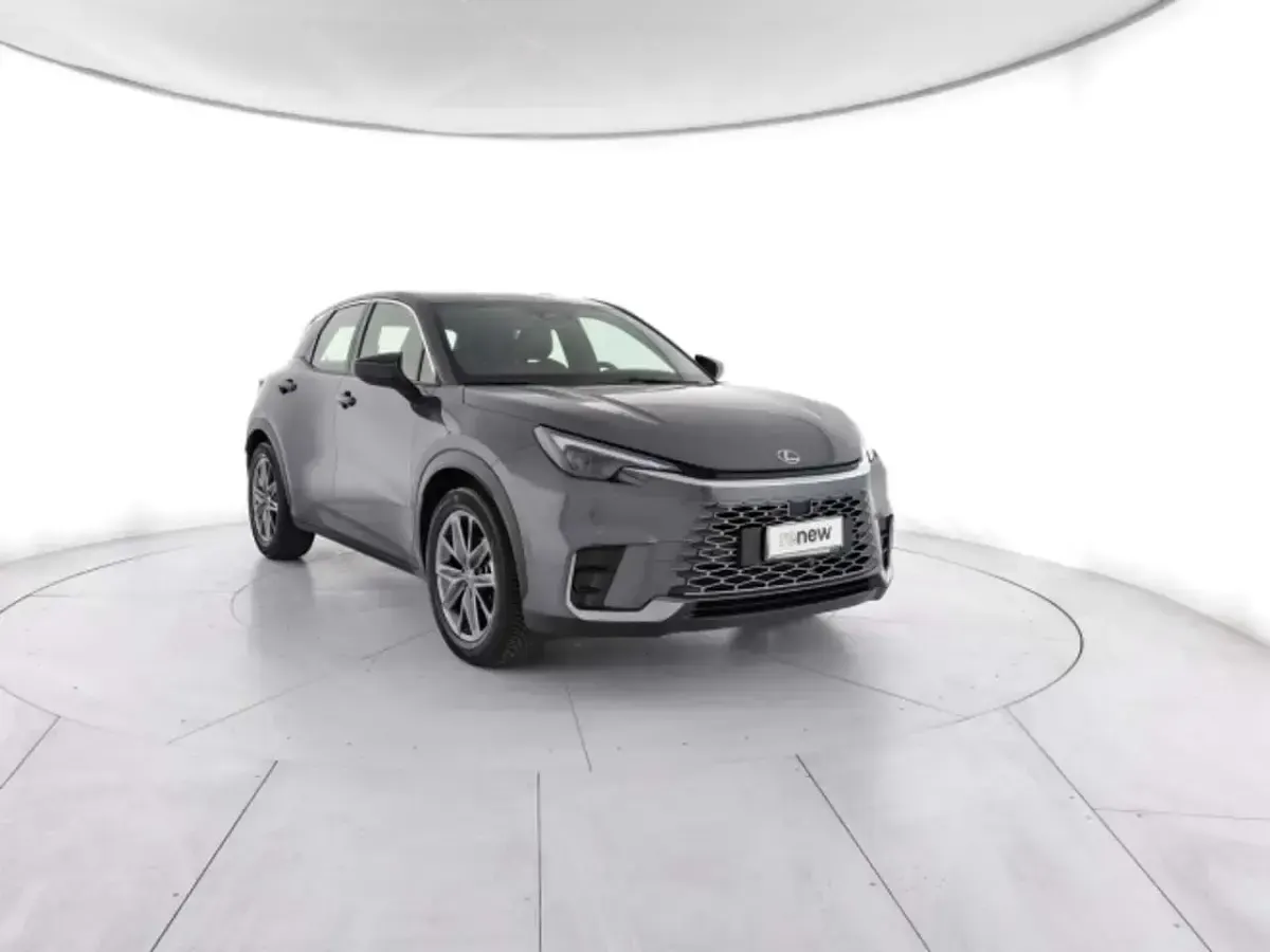 Usata Lexus LBX 91 CV (66 kW) 2024 Cement grey SUV