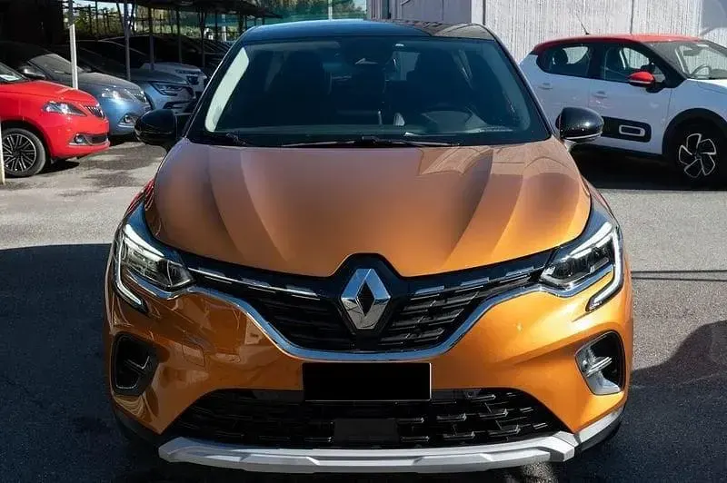 Usata Renault Captur Intens 159 CV (116 kW) 2020 Arancione SUV