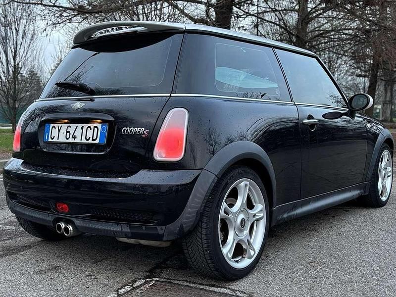 Usata Mini Cooper S 170 CV (125 kW) 2006 Nero Utilitaria
