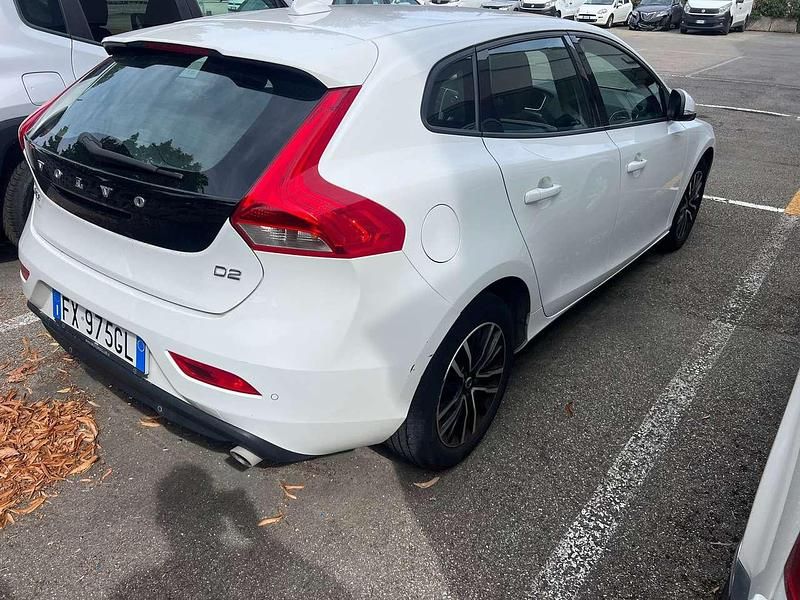 Usata Volvo V40 Business Edition 120 CV (88 kW) 2019 Bianco Station wagon