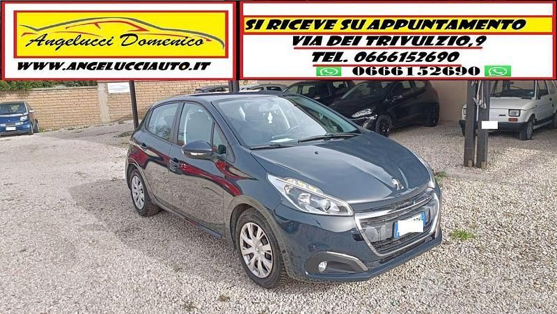 Usata Peugeot 208 82 CV (60 kW) 2015 Blu Utilitaria