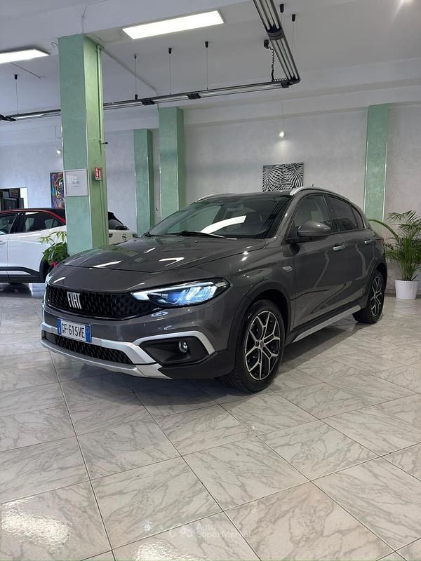 Usata Fiat Tipo 131 CV (96 kW) 2021 Gray Berlina