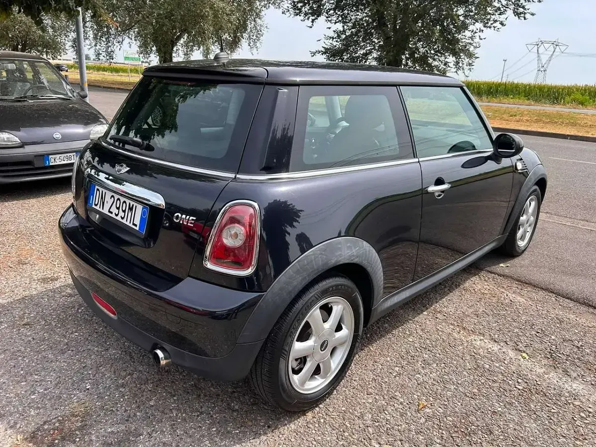 Usata Mini ONE 95 CV (69 kW) 2008 Nero Utilitaria