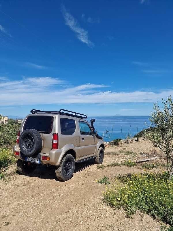 Usata Suzuki Jimny 86 CV (63 kW) 2010 SUV