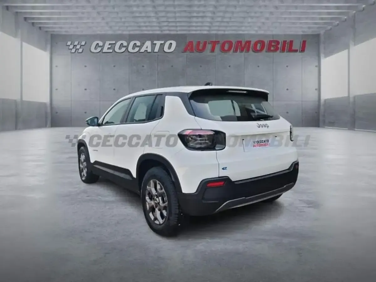Nuova Jeep Avenger EV Longitude 61 kW (84 CV) 2026 Bianco SUV