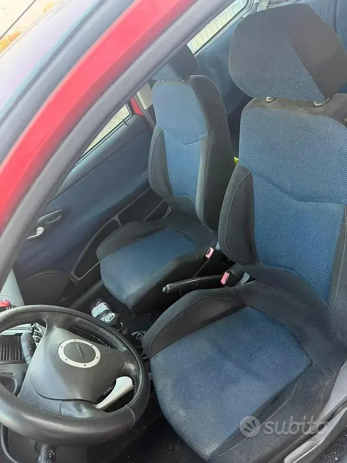 Usata Fiat Punto 80 CV (58 kW) 2003 Rosso Utilitaria