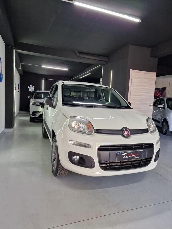 Usata Fiat Panda 4x4 S 85 CV (62 kW) 2019 Bianco Utilitaria
