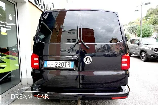 Usata VW T6 150 CV (110 kW) 2016 Nero pastello Furgone