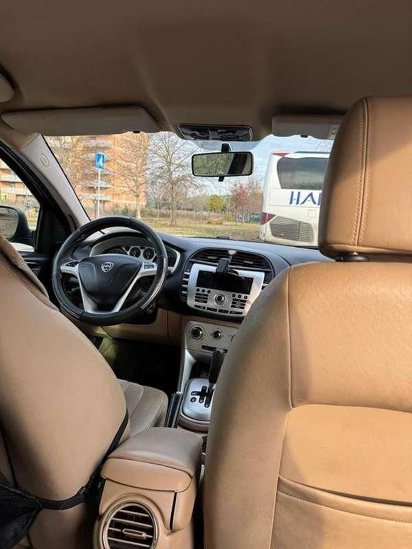 Usata Lancia Delta 120 CV (88 kW) 2011 Nero Utilitaria