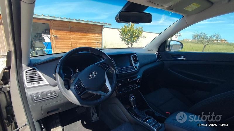 Usata Hyundai Tucson Xpossible 136 CV (100 kW) 2017 Grigio SUV