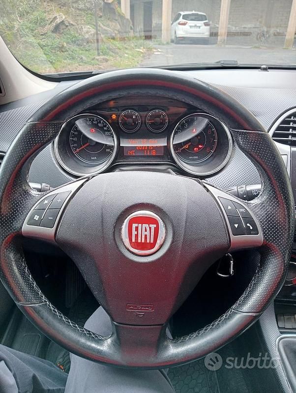 Usata Fiat Bravo 90 CV (66 kW) 2009 Nero Utilitaria