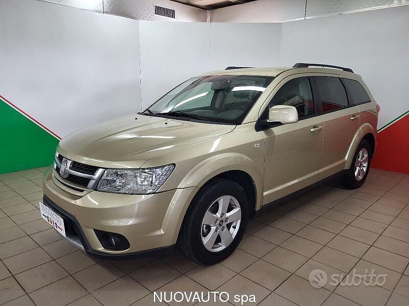 Usata Fiat Freemont Urban 140 CV (102 kW) 2011 Beige SUV