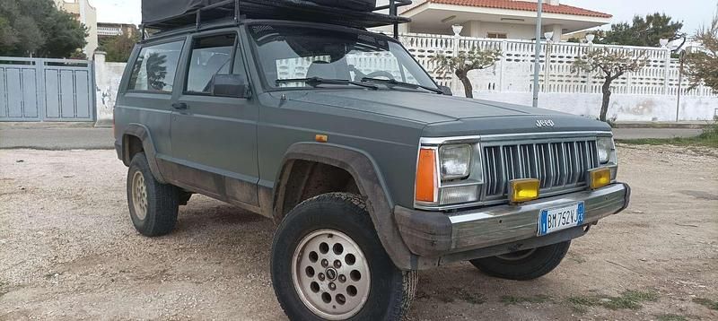 Grigio Usata 1995 Jeep Cherokee SUV | 6000 € - Immagine 1/4