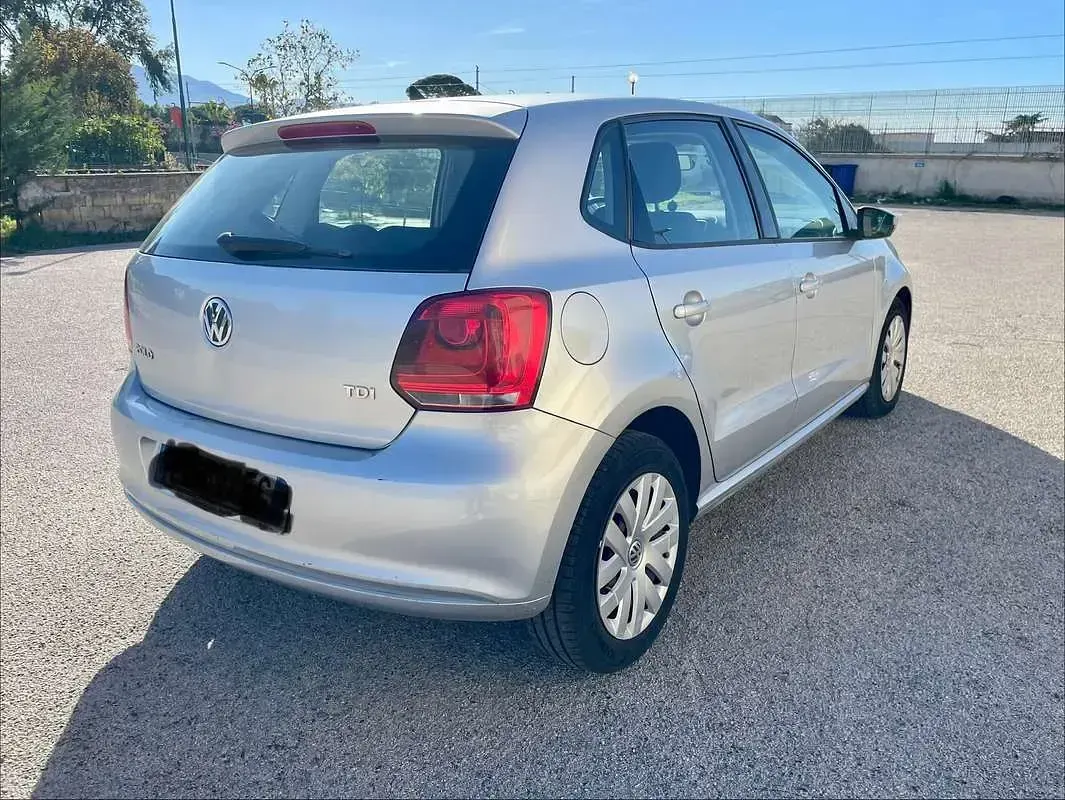 Usata VW Polo Comfortline 75 CV (55 kW) 2012 Argento Utilitaria