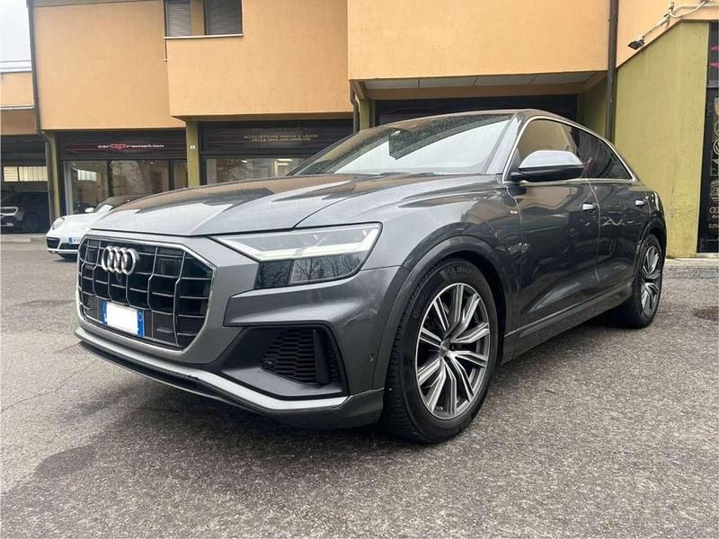 Usata Audi Q8 S-Line 286 CV (210 kW) 2019 Grigio scuro SUV