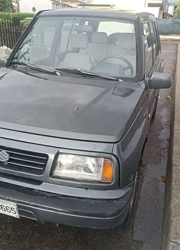Usata Suzuki Vitara 95 CV (69 kW) 1992 Grigio SUV