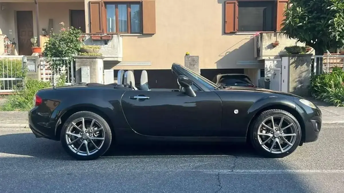 Usata Mazda MX5 126 CV (92 kW) 2012 Nero Cabrio