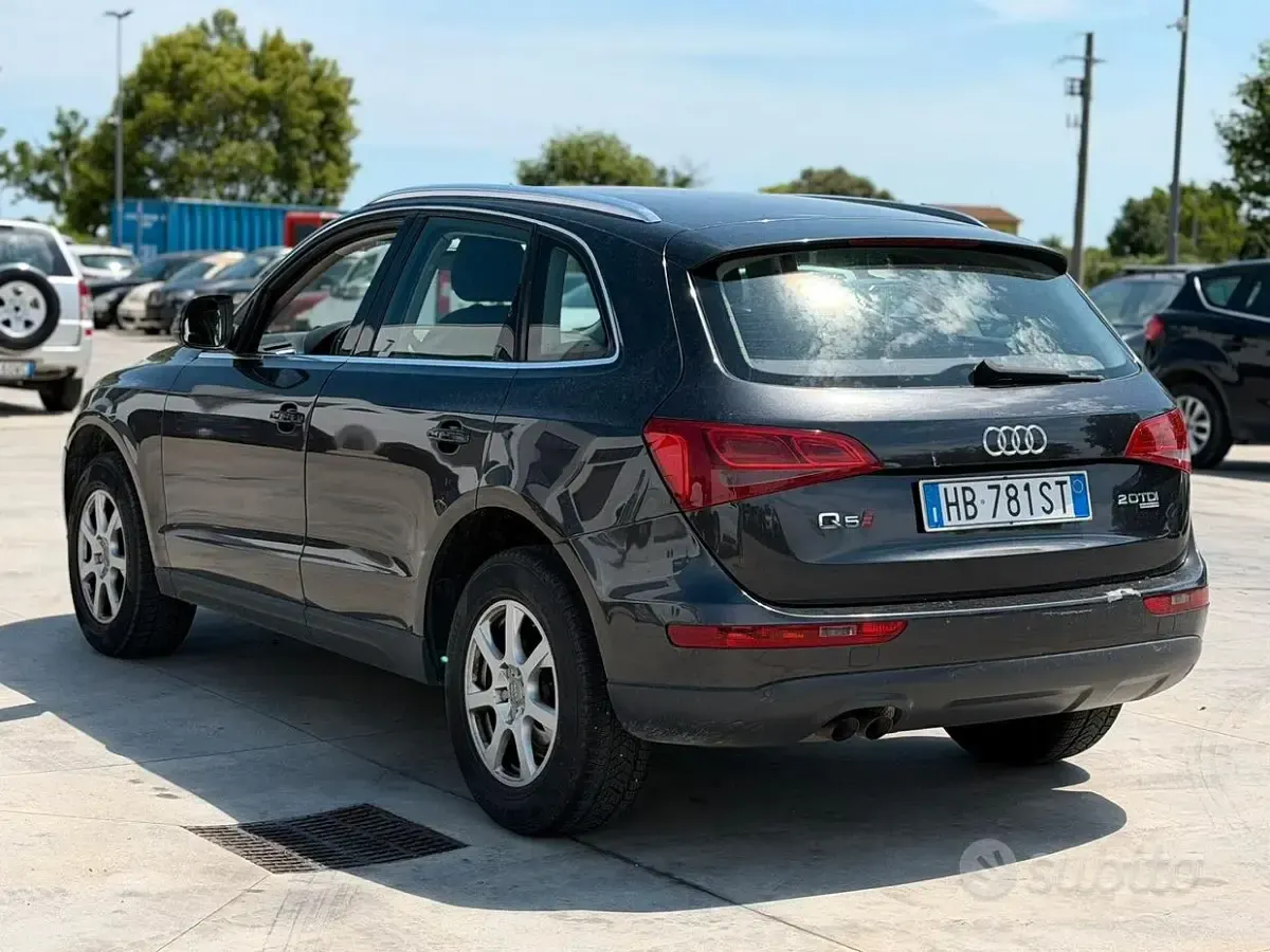 Usata Audi Q5 170 CV (125 kW) 2010 Grigio SUV