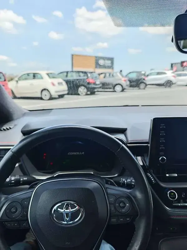 Usata Toyota Corolla Lounge 184 CV (135 kW) 2019 Argento Berlina