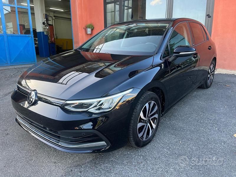 Usata VW Golf VII Style 130 CV (95 kW) 2021 Nero Utilitaria