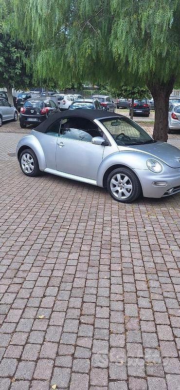 Usata VW New Beetle 101 CV (74 kW) 2005 Grigio Utilitaria