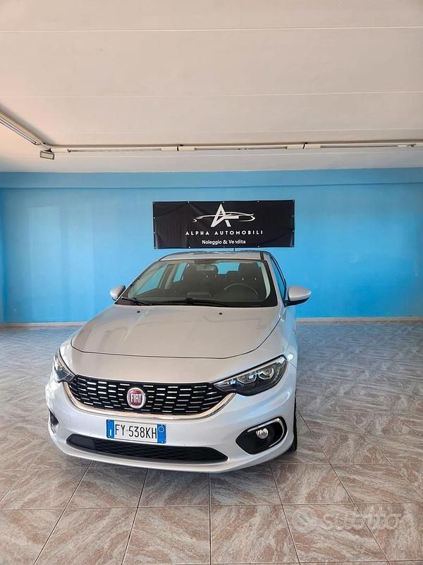 Usata Fiat Tipo Lounge 120 CV (88 kW) 2019 Grigio Berlina