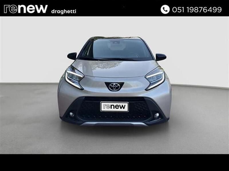 Usata Toyota Aygo X Lounge 72 CV (52 kW) 2024 Oro SUV