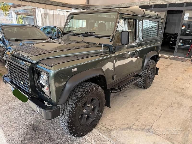 Usado Land Rover Defender 122 CV (89 kW) 2008 Verde SUV