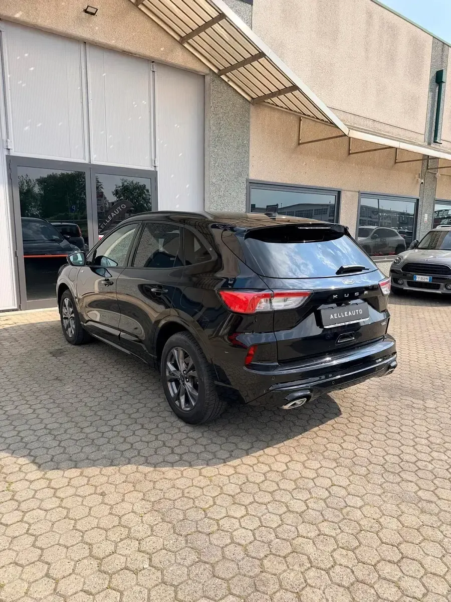 Usata Ford Kuga ST-Line 152 CV (111 kW) 2022 Nero SUV