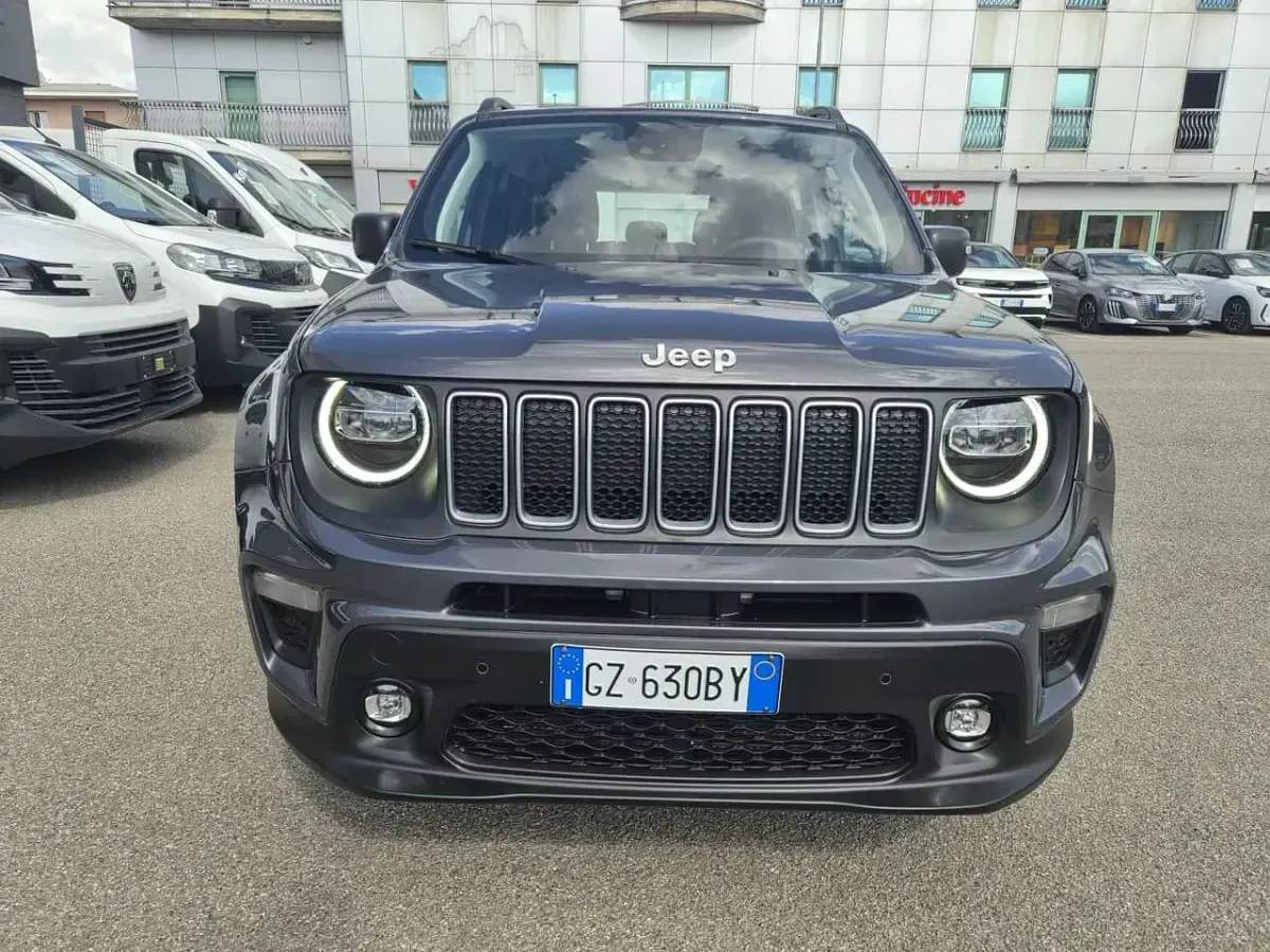 Occasion Jeep Renegade Summit 131 ch (96 kW) 2025 Gris SUV