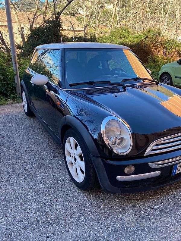 Usata Mini Cooper 75 CV (55 kW) 2004 Nero Utilitaria