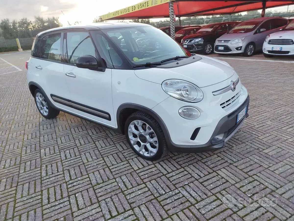 Usata Fiat 500L Trekking 105 CV (77 kW) 2014 Bianco Monovolume