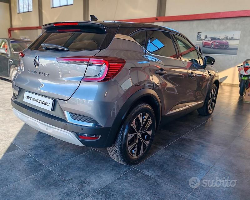 Usado Renault Captur Techno 91 CV (66 kW) 2024 Gris SUV