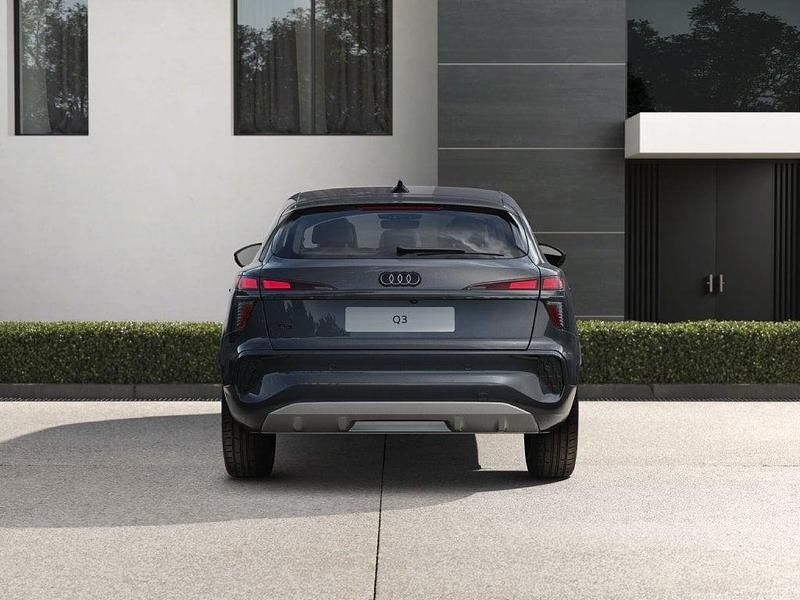 Nuova Audi Q3 Advanced 272 CV (200 kW) 2026 Nero mito metallizzato SUV