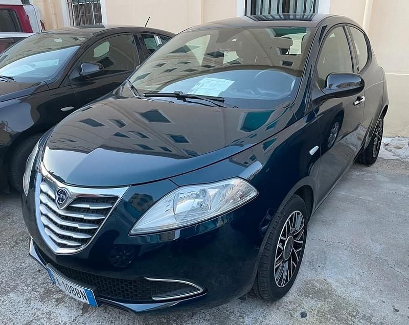 Usata Lancia Ypsilon S 95 CV (69 kW) 2015 Blu Utilitaria