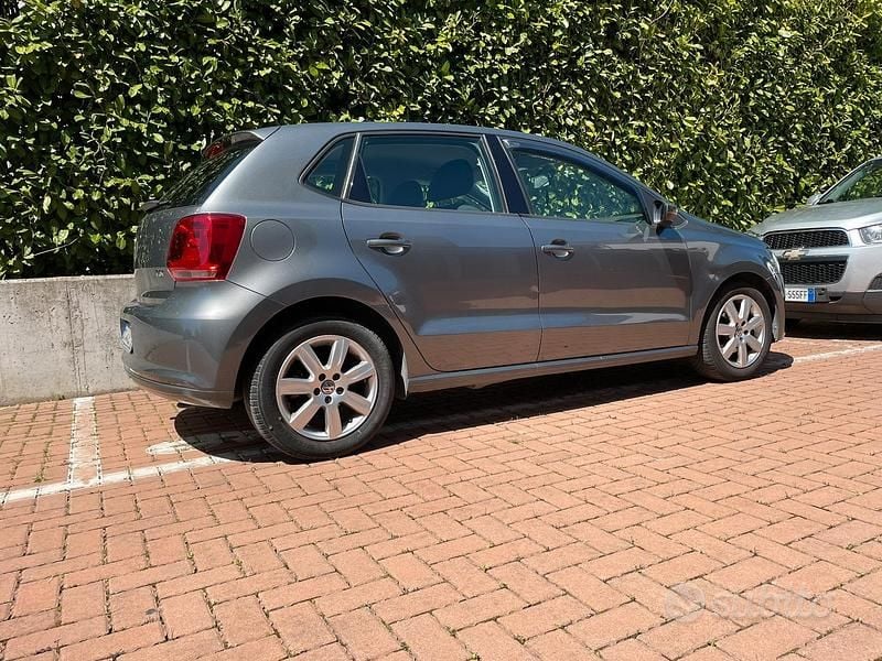 Usata VW Polo 105 CV (77 kW) 2011 Grigio Berlina