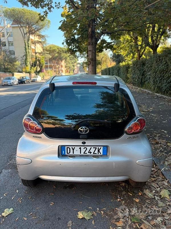 Usata 2009 Toyota Aygo Due volumi | 3900 € (Ottimo prezzo) - Immagine 1/2
