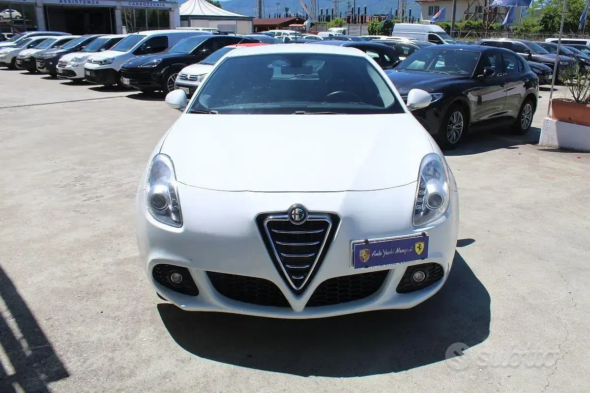 Usata Alfa Romeo Giulietta 169 CV (124 kW) 2010 Bianco Utilitaria
