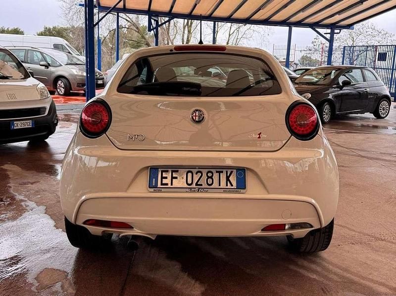 Usata Alfa Romeo MiTo Distinctive 95 CV (69 kW) 2011 Bianco Utilitaria
