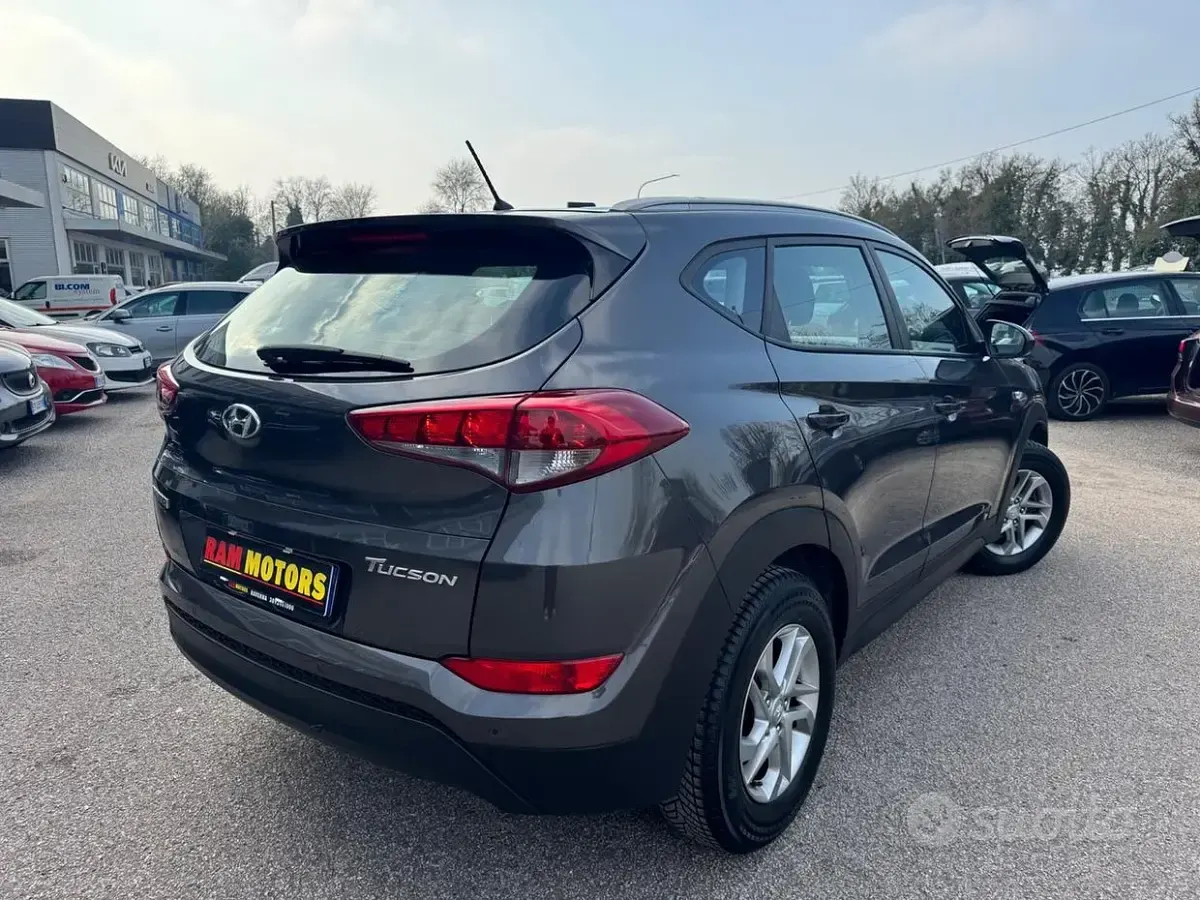 Usata Hyundai Tucson Xpossible 116 CV (85 kW) 2016 Grigio SUV
