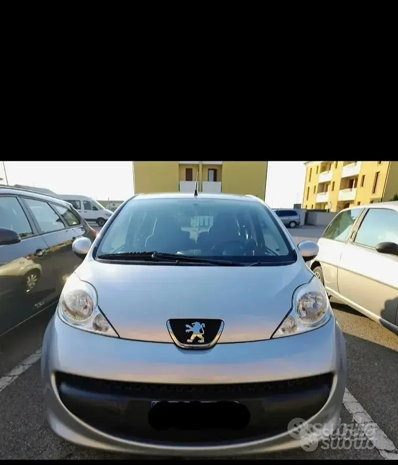 Usata Peugeot 107 54 CV (39 kW) 2007 Utilitaria