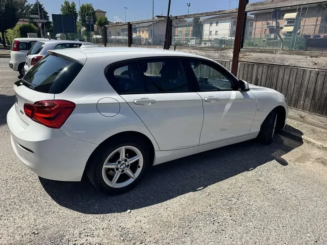 Usata BMW 118 Advantage 150 CV (110 kW) 2016 Utilitaria