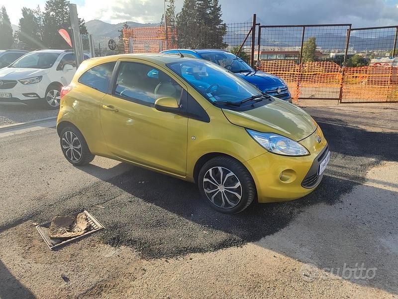 Usata Ford Ka Titanium 69 CV (50 kW) 2016 Giallo Berlina