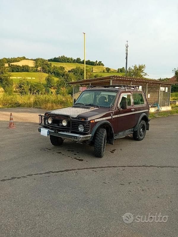 Usata 2008 Lada niva SUV | 3900 € (Super prezzo) - Immagine 1/4
