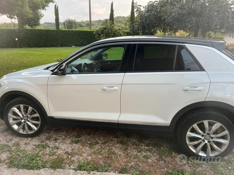 Usata VW T-Roc 116 CV (85 kW) 2019 Bianco SUV