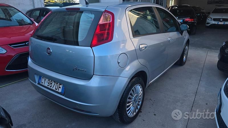 Usata Fiat Grande Punto 77 CV (56 kW) 2006 Grigio Utilitaria