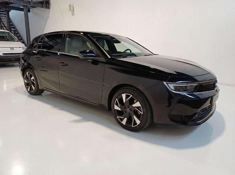 Usata Opel Astra Business Elegance 131 CV (96 kW) 2022 Nero Berlina