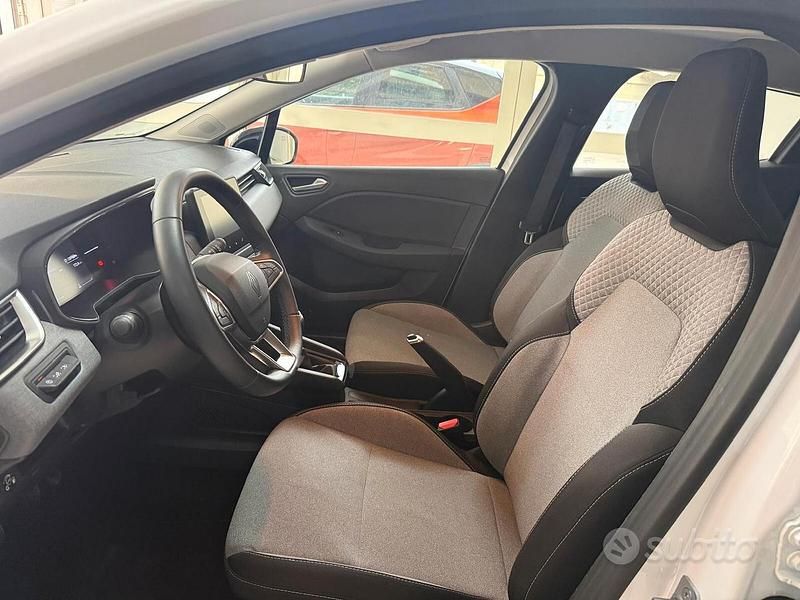Usata Renault Clio V Evolution 93 CV (68 kW) 2025 Bianco Berlina