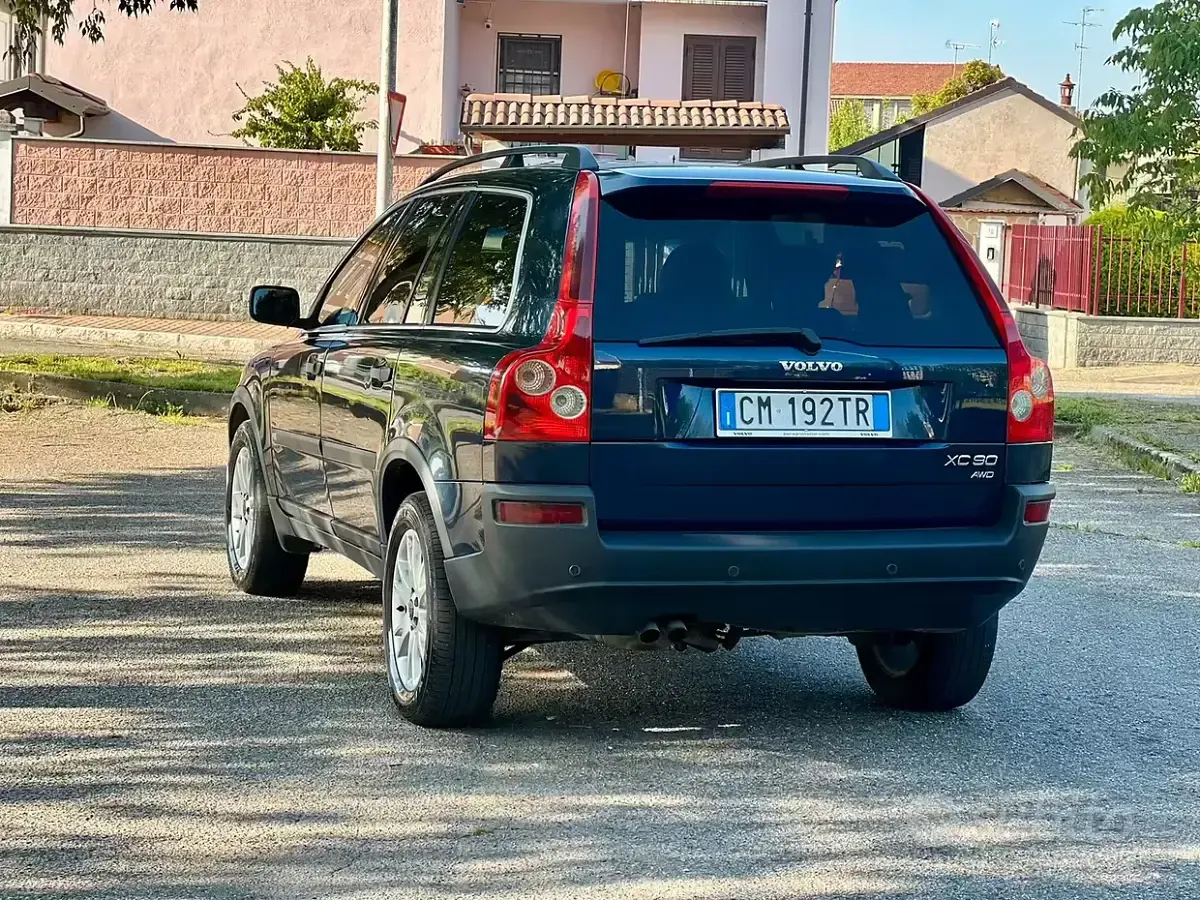Usado Volvo XC90 163 HP (119 kW) 2004 Azul SUV